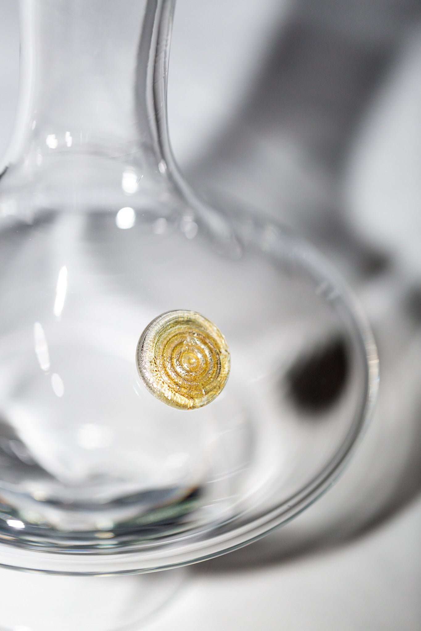 Rolling Wine Decanter with Medallion