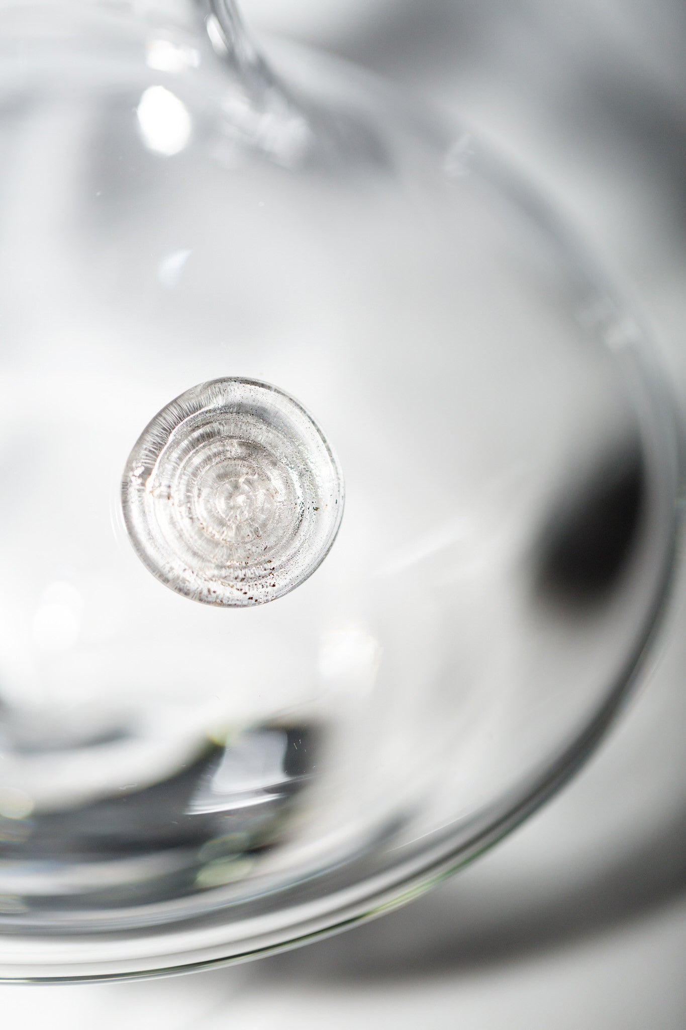 Rolling Wine Decanter with Medallion